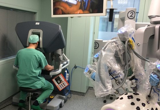 Robotic-assisted surgery with the ©da…